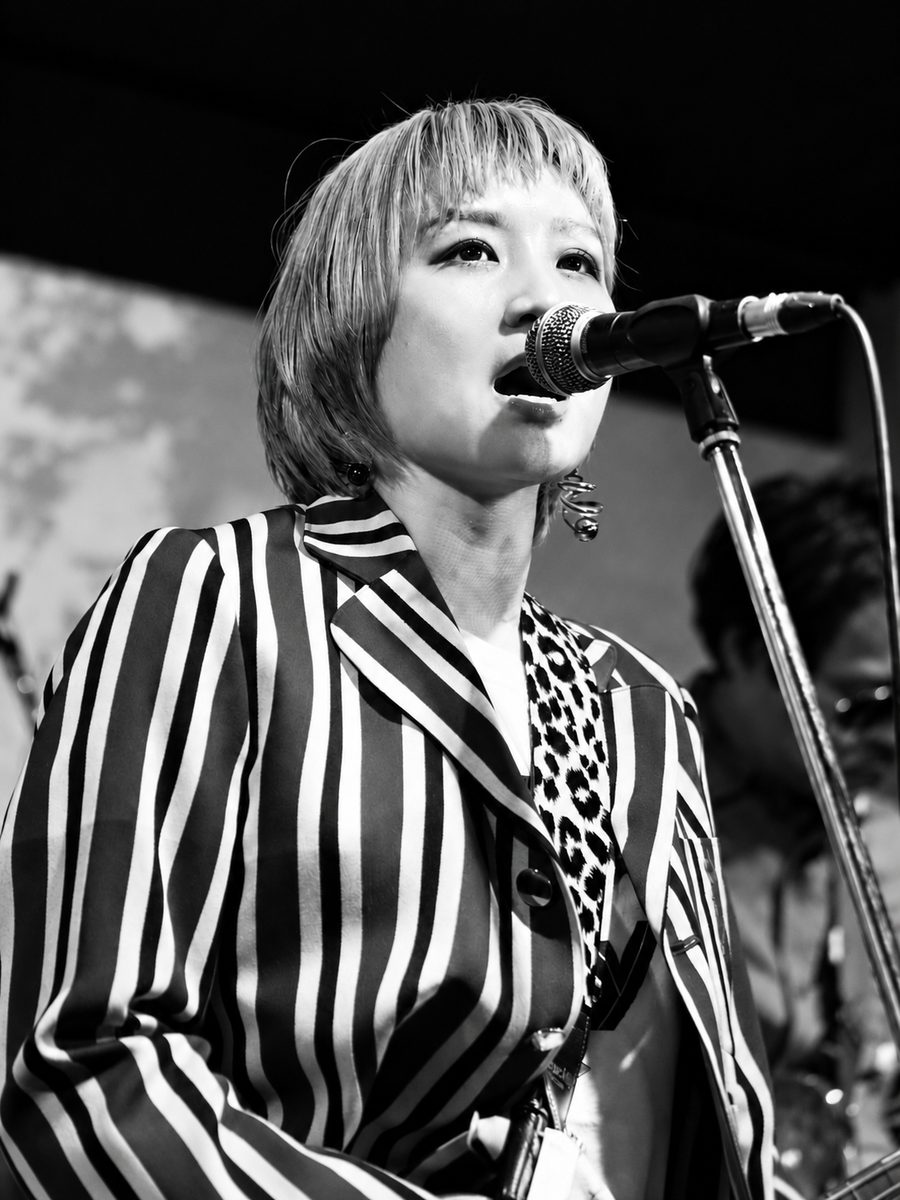 Ayako（ボーカル・ギター）